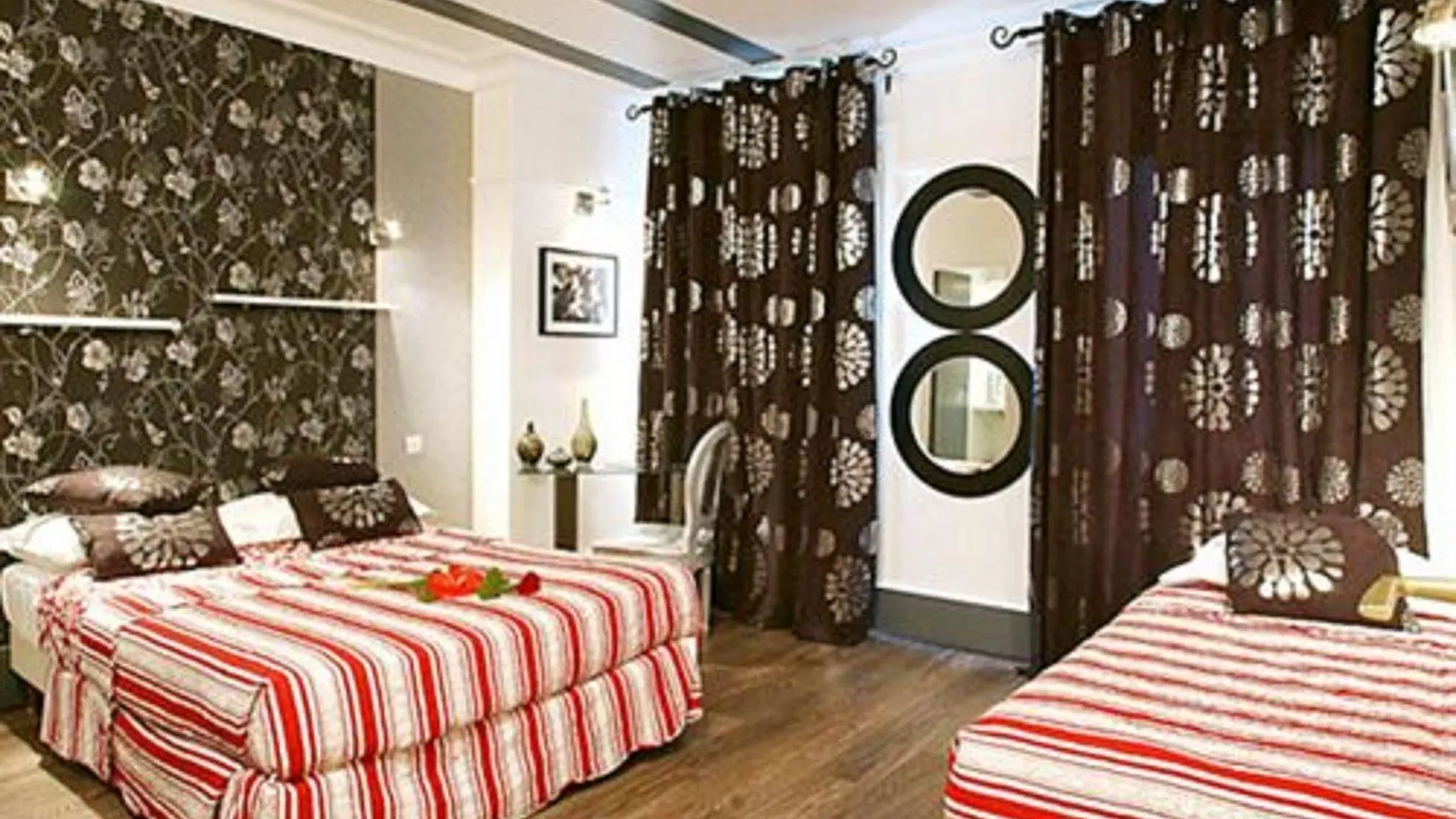 ***  Hotel Korner Etoile Paris Frankrike